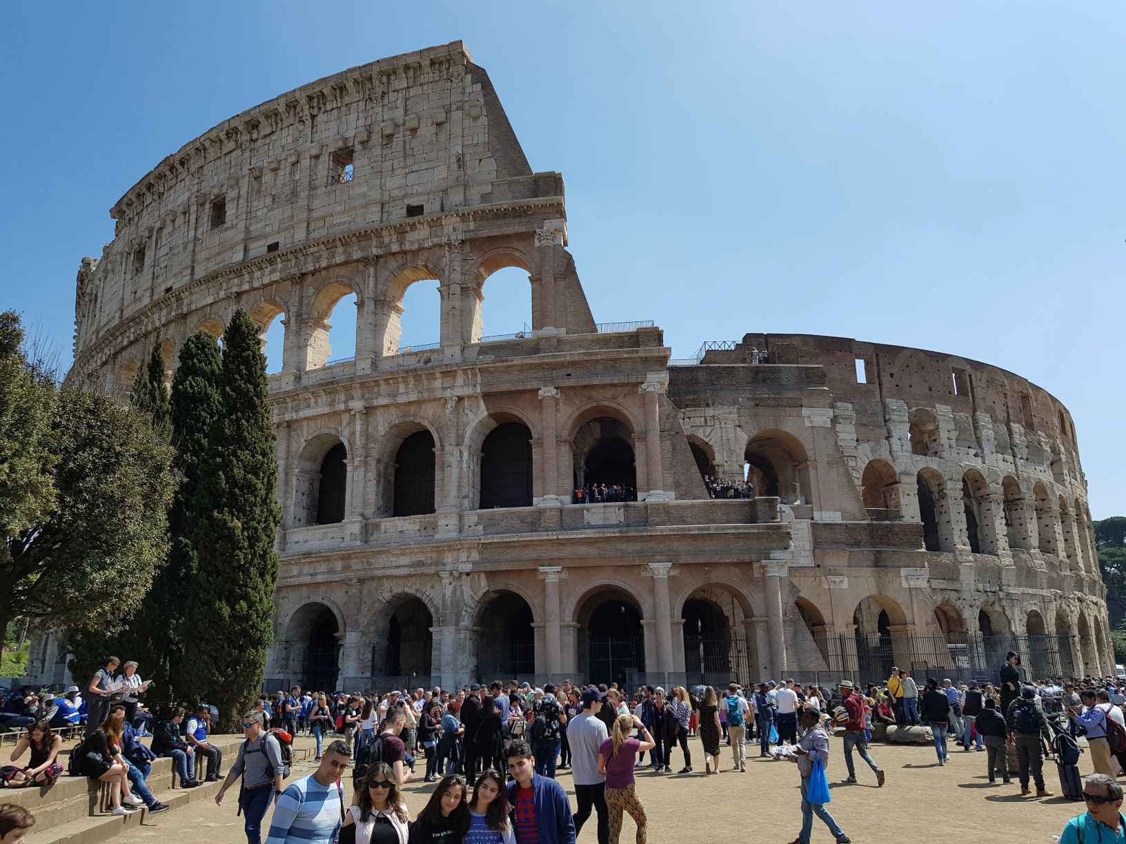 Priority Access Colosseum & Ancient Rome Small Group 
